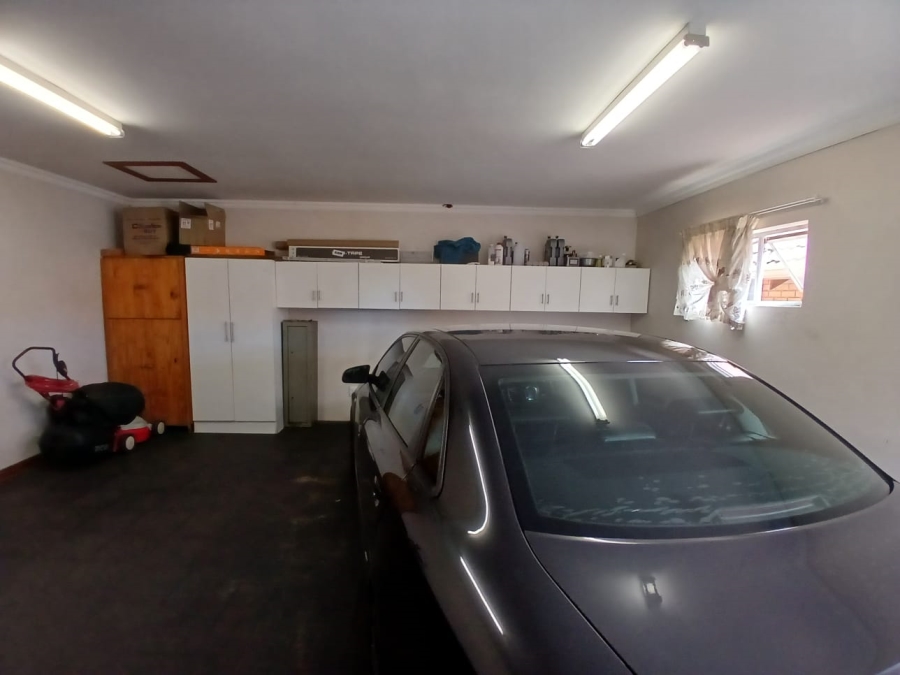 To Let 3 Bedroom Property for Rent in Pentagon Park Free State